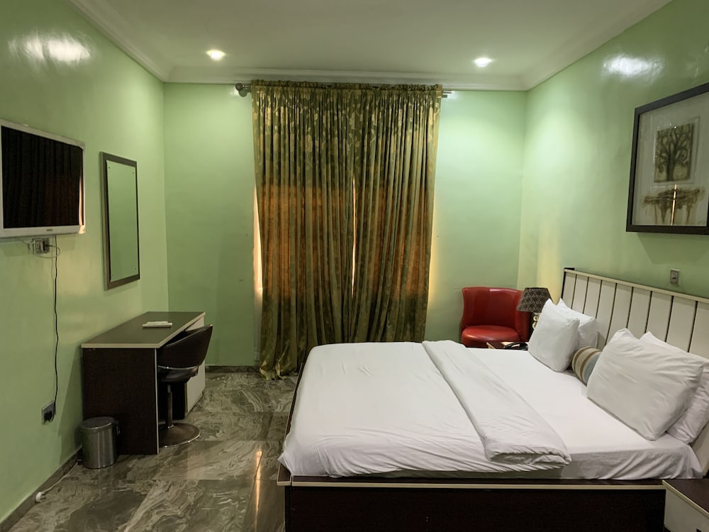 Фото Islanders Lounge and Hotel