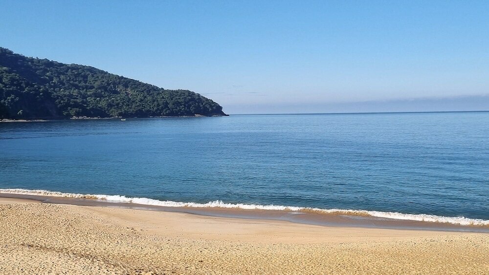 Фото Magnífica Mansão à 50m da praia de Barequeçaba para até 18 pessoas