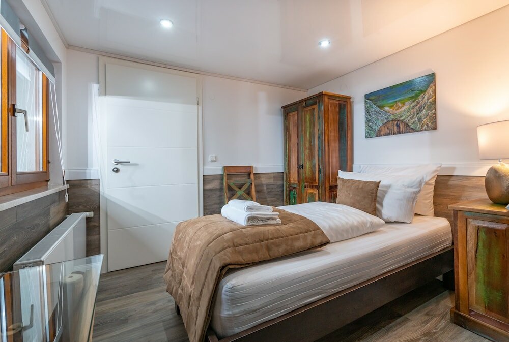 Фото Landgasthaus Kreuz Michelbach