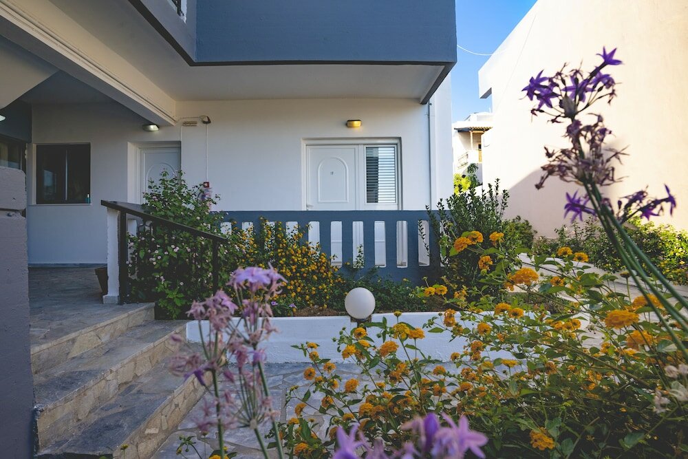 Фото Esplanade Apartments