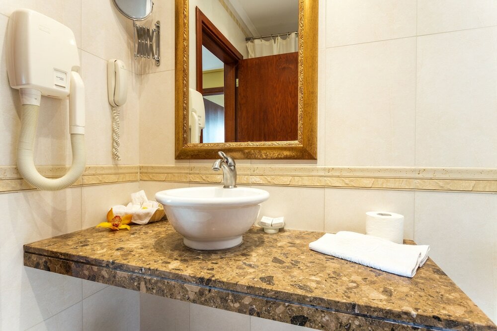 Фото Hotel Romance & Family Suites