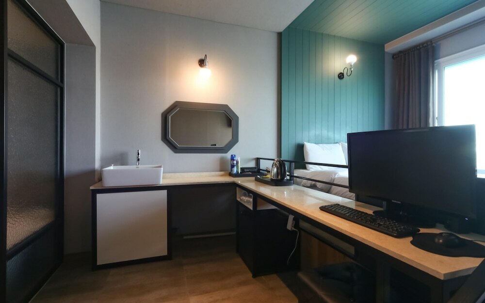 Фото Busan Myeongji Heritage Design Hotel