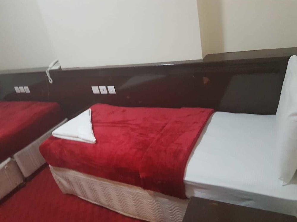 Фото Burj AlSultan Hotel