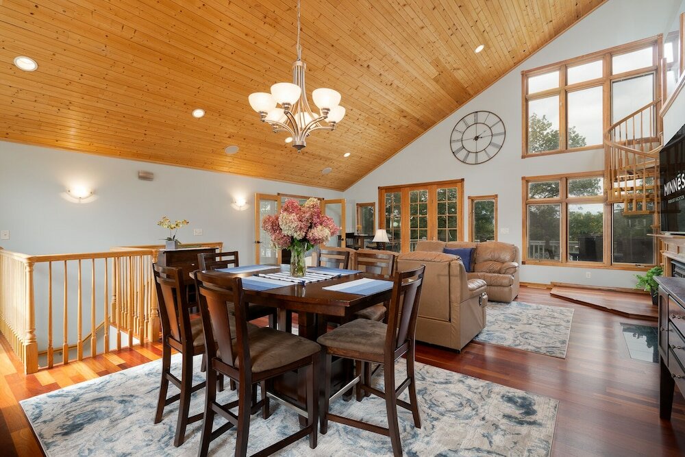 Фото Manor on the River - Whole House