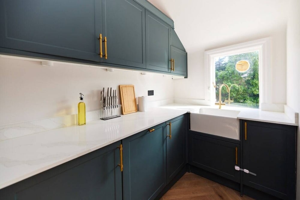 Фото The Elmfield Road Wonder - Dazzling 2bdr Flat