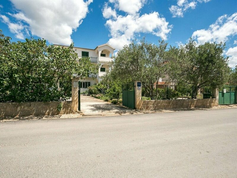 Гостиница Simplistic Apartment in Šibenik near Sea Beach в Бродарице