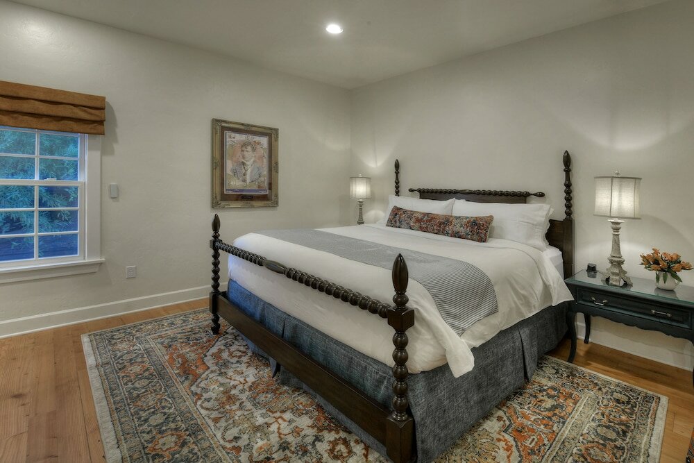 Фото The Armory Park Inn