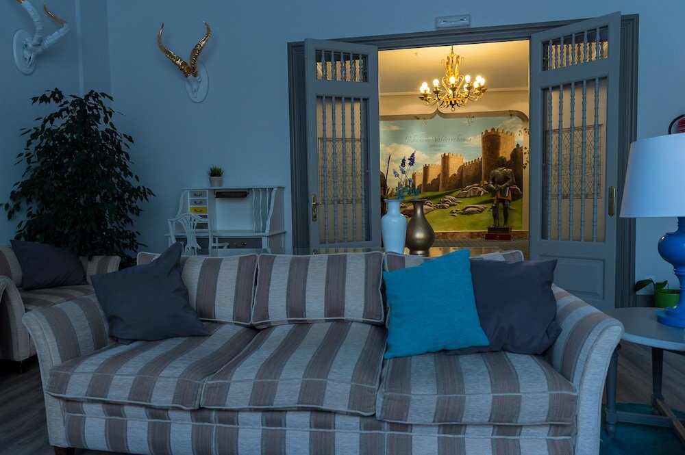 Фото Hotel Palacio de Valderrábanos