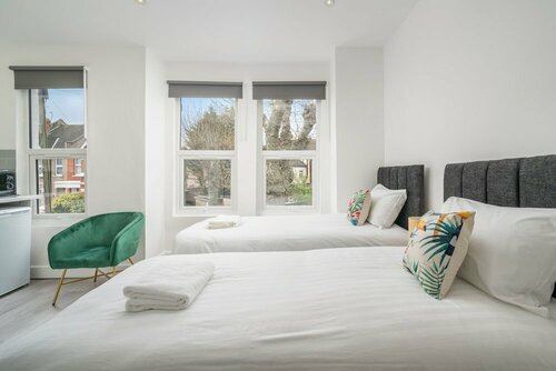 London Selwyn Unique & Stylish Studios