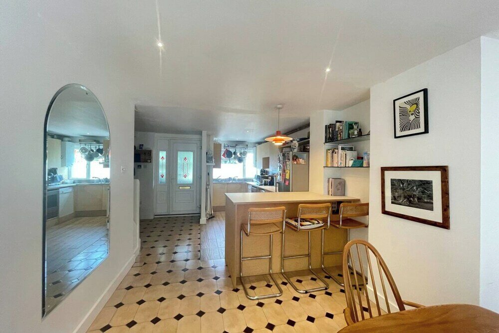 Фото Chic 2bd Home w Private Garden - New Cross!