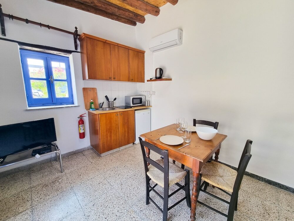 Фото Athena's Pool Oasis