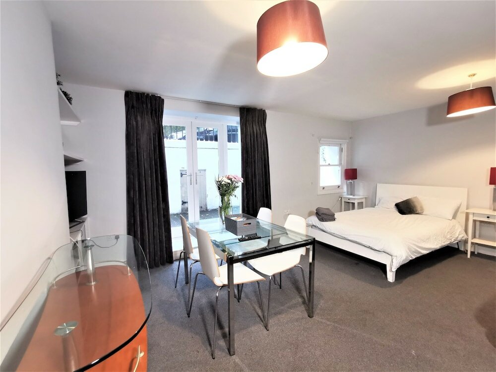 Фото Spacious 2 bed flat in Camden