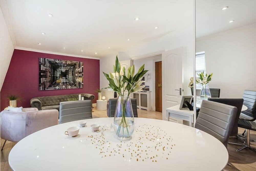 Фото Nassau Street