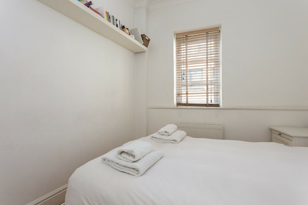 Фото Comfortable Flat Near Liverpool Street With 2 Bedrooms