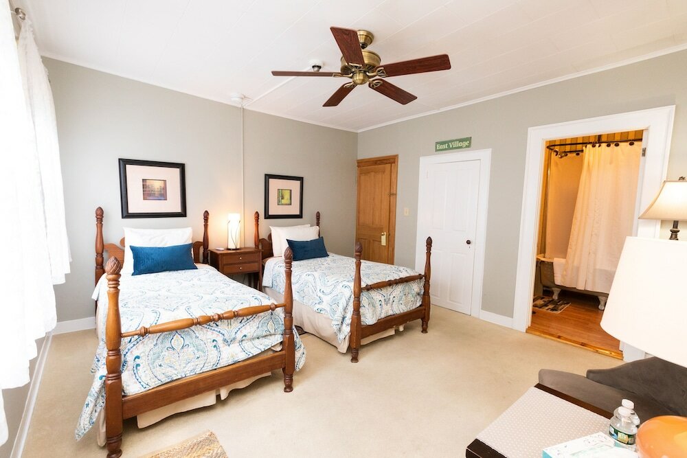 Фото Waybury Inn