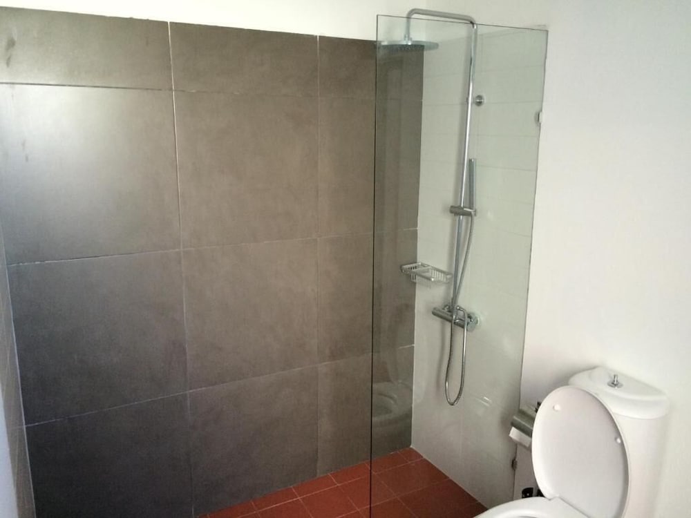 Фото Отель Liqeni Tirana