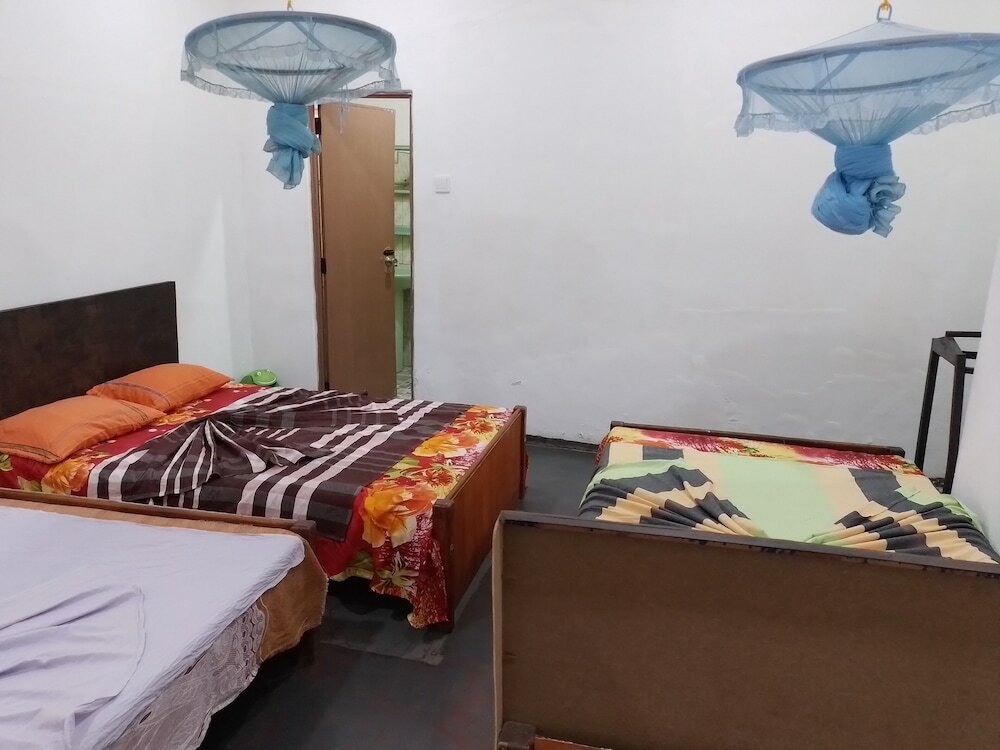 Фото Barthiya Tourist Guest