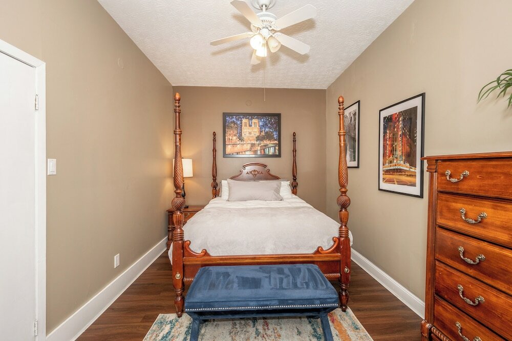 Фото Monmouth Loft 1