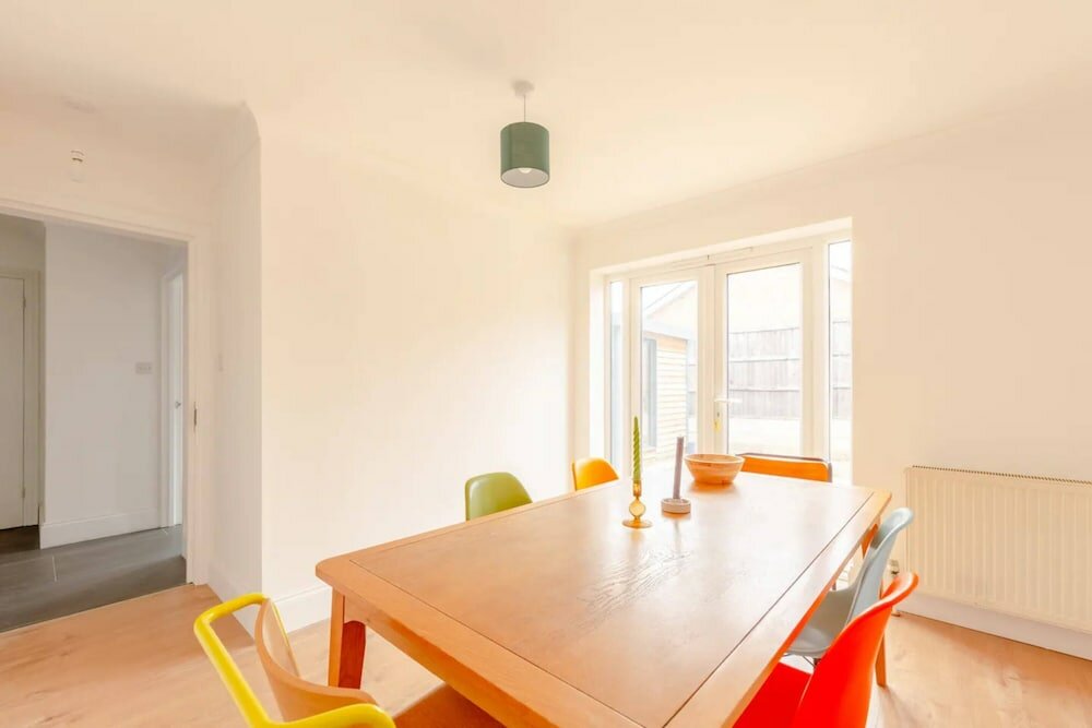 Фото Bright & Spacious 5bd House - Peckham