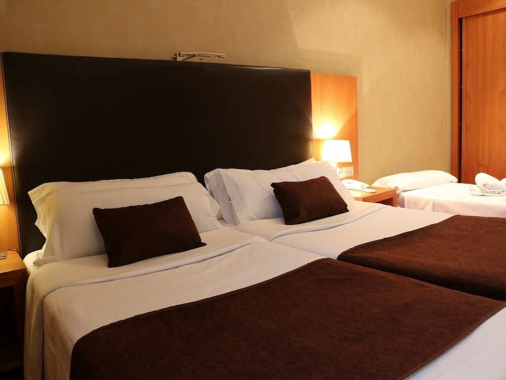 Фото Hotel Sant Just 