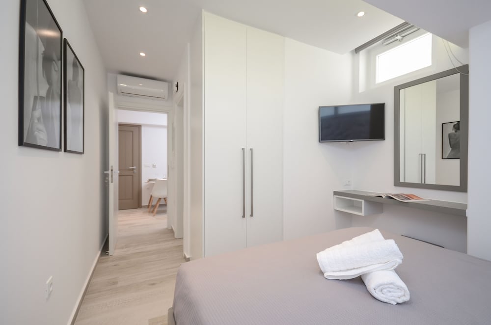 Фото Elegant Apartments