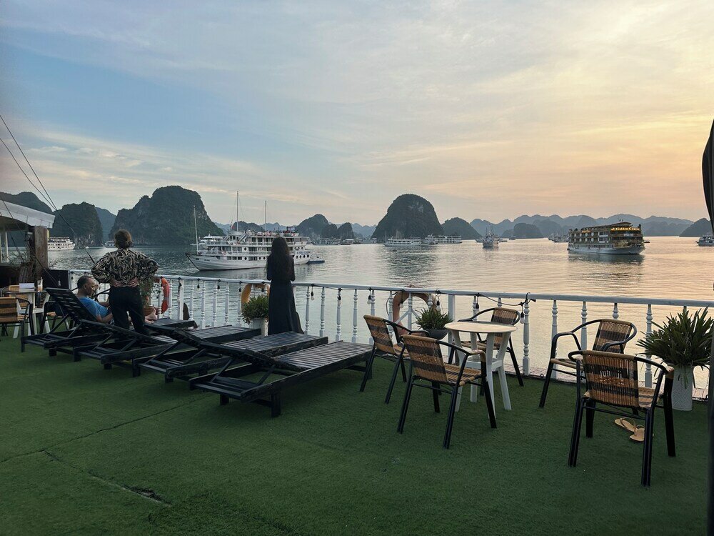 Фото Halong Marina Bay Cruise