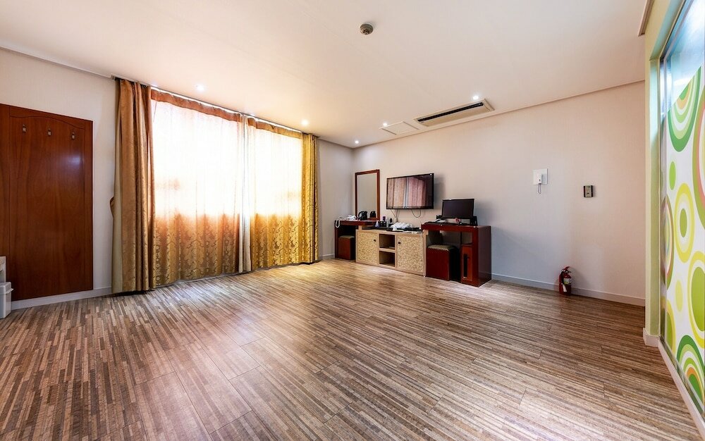 Фото Yeosu Hotel Provence