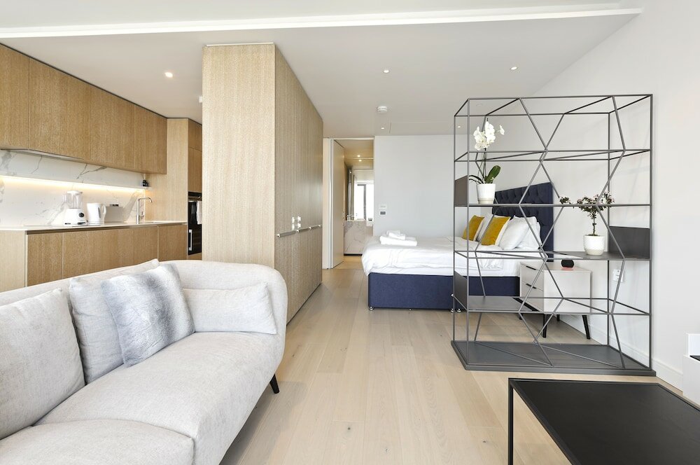 Фото Luxury Waterfront Studio in Canary Wharf by Underthedoormat
