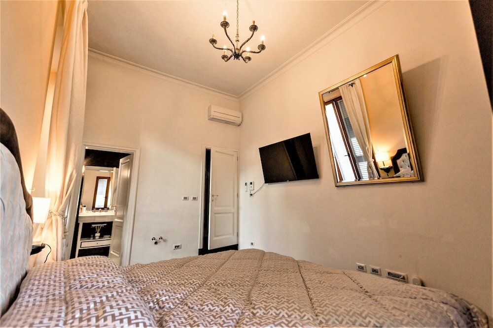 Фото Borgo Pinti Suites Le Stanze dei Nobili