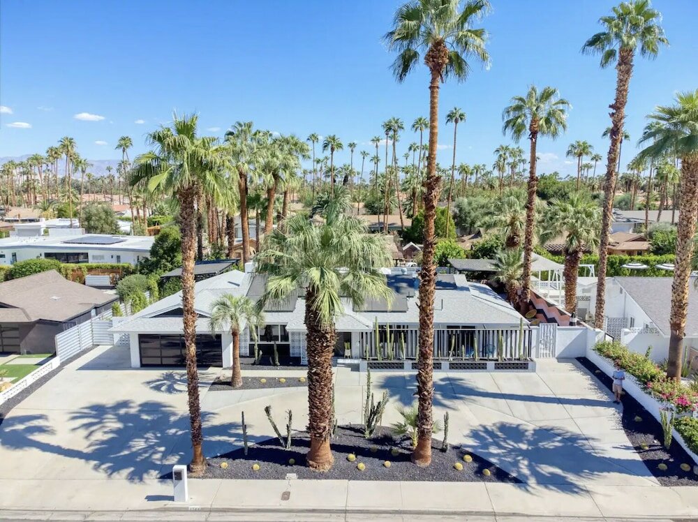 Фото Side by Side Lux Homes