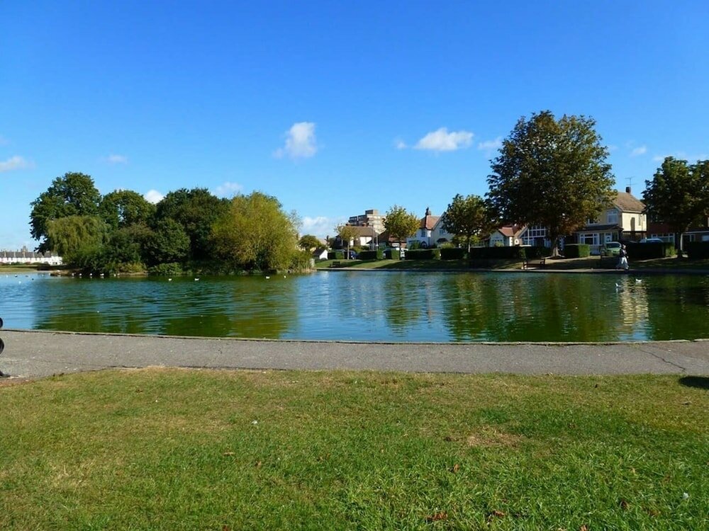 Фото Elegant Georgian 1 Bed Apartment in Herne Bay
