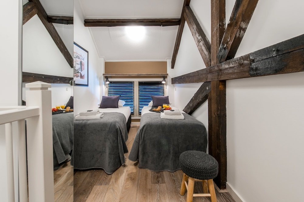 Фото Allure Garden Apartments