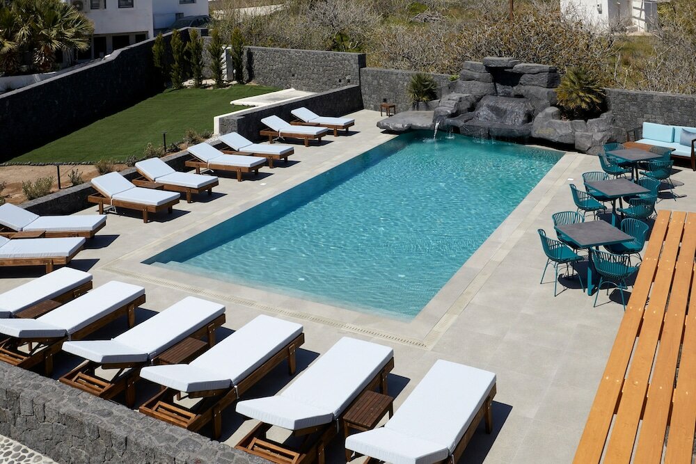 Фото Mountain and Sea Suites