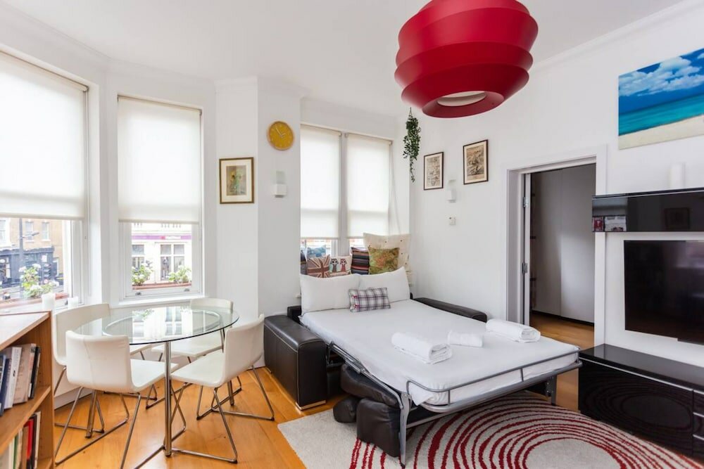 Фото Homely 1 Bedroom Apartment in the Heart of Vibrant Camden