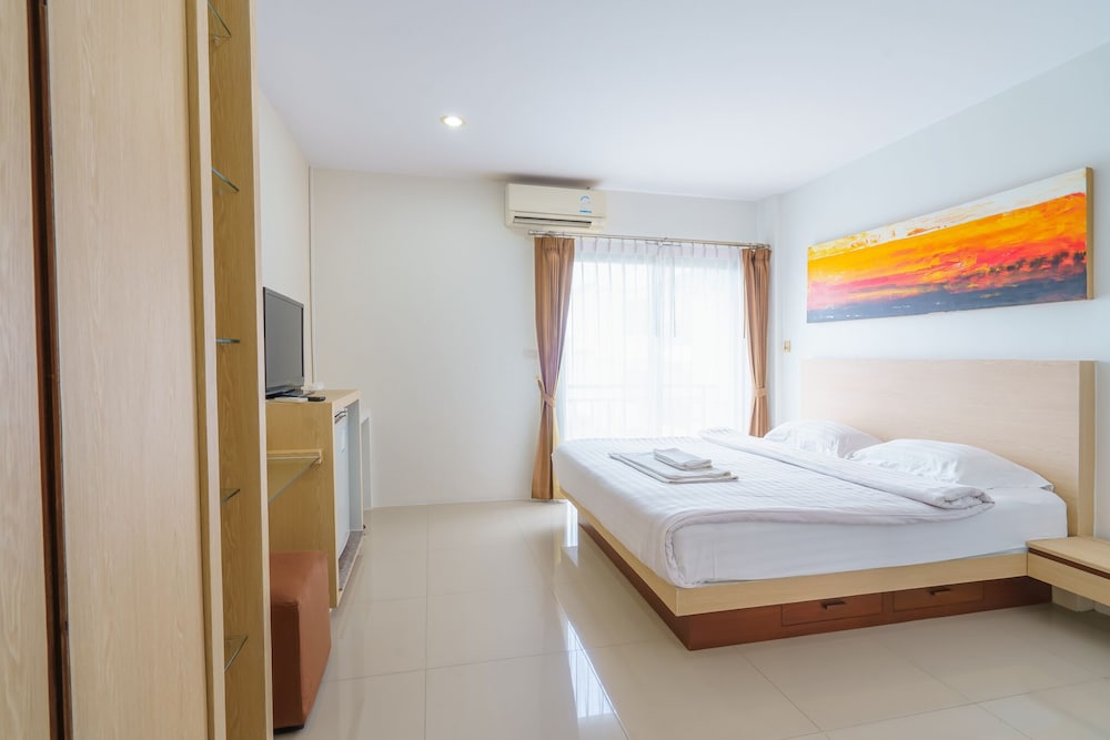 Фото Modern Place Patong Beach