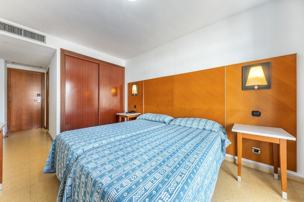 Фото Port Fiesta Park Hotel