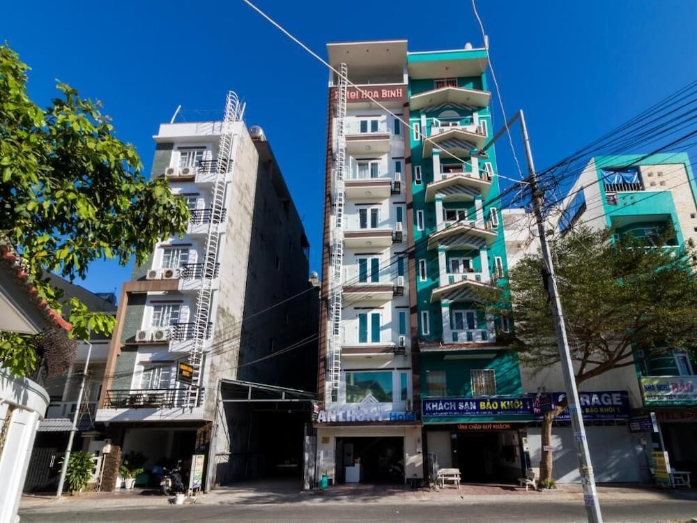 Фото отеля 2