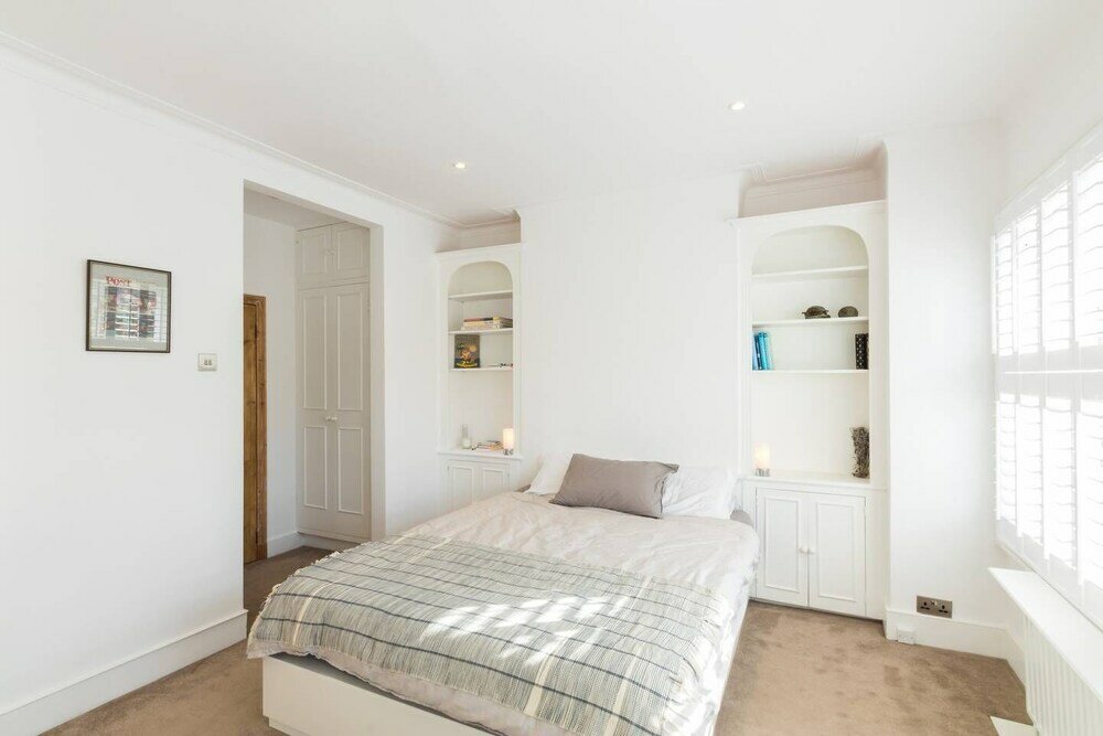 Фото Fabulous 4 Bed House With Garden in Fulham