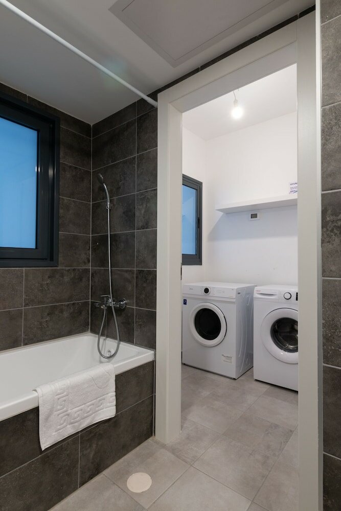 Фото Luxury Apt 3 Br New Tower Parking