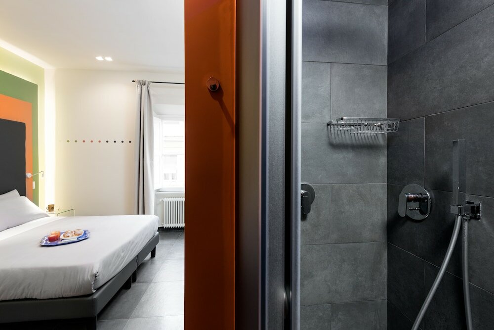 Фото Circle In The Square