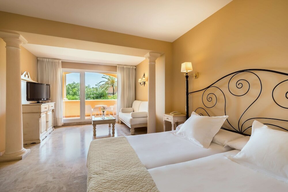 Фото Hotel Guadalmina