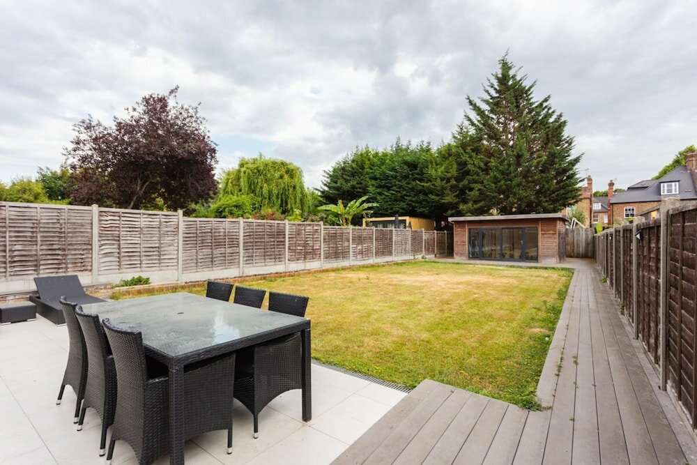 Фото Luxury 3 Bedroom Apartment With Large Garden & gym