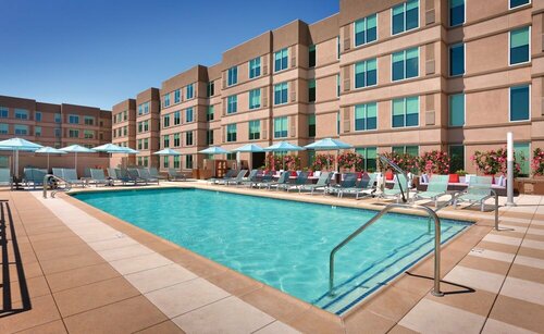 Внешний вид отеля Hyatt House at Anaheim Resort/Convention Center в Анахайме, фото 5