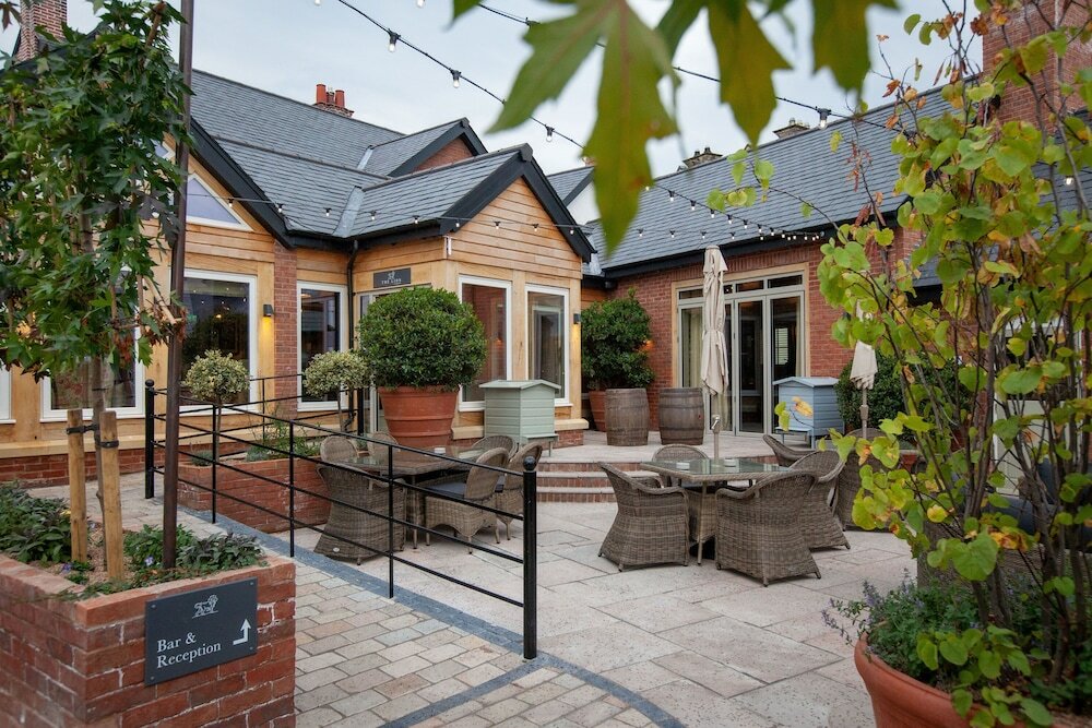 Фото The Lion at Malpas