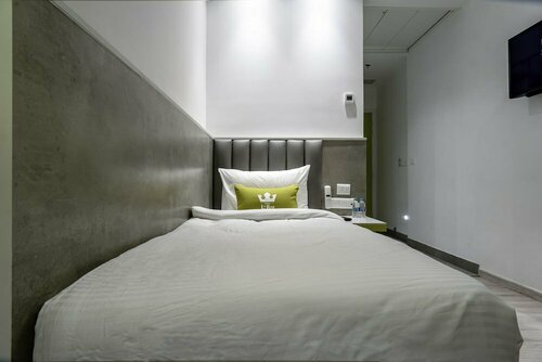 Гостиница Le Roi Express Paharganj в Дели