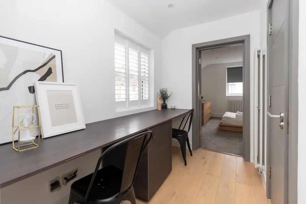 Фото Bright & Stylish 2bd Flat - Brockley
