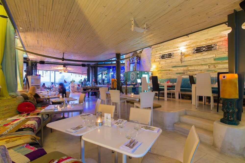 Фото Barefoot Hotel Kalim Beach Front