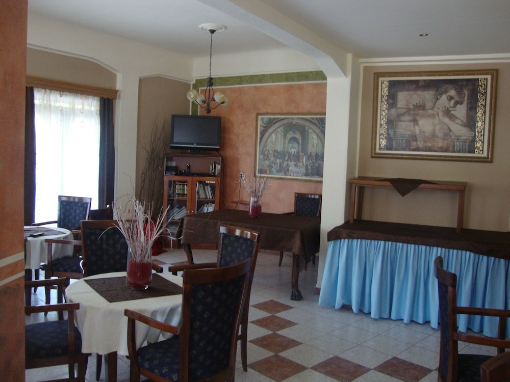 Фото Hotel Emporiko