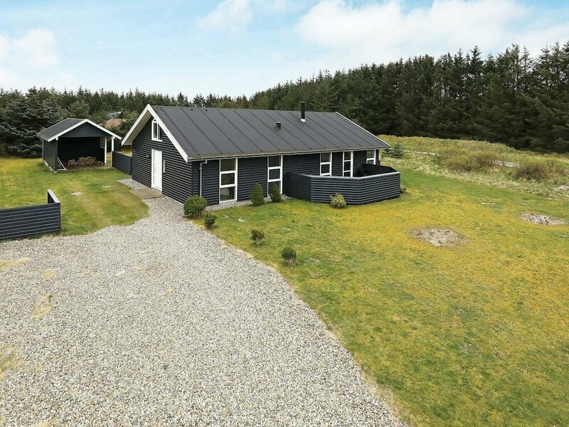 Гостиница 6 Person Holiday Home in Lokken