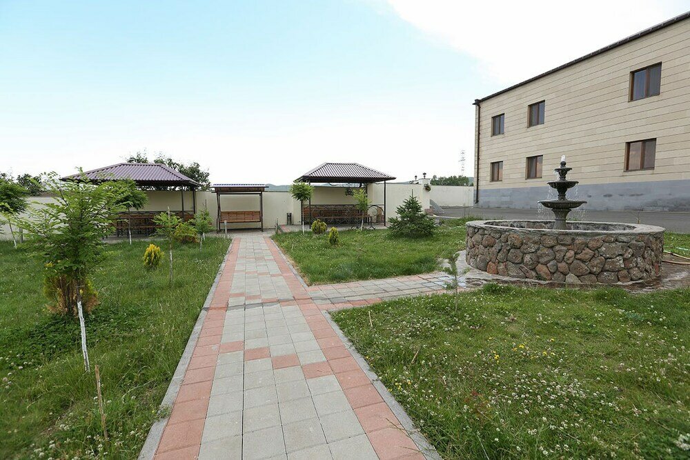 Фото отеля 2